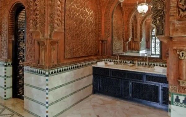 Epstein Skandalında yeni Detay Ortaya Çıktı! 18 Milyon Euroluk Saray Almaya Çalışmış